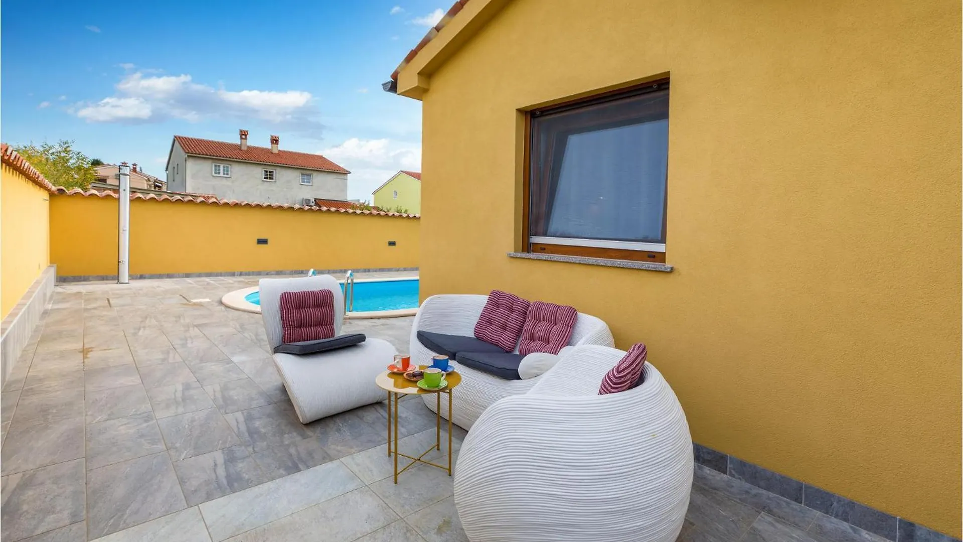 Gorgeous Home In Galizana With Wifi