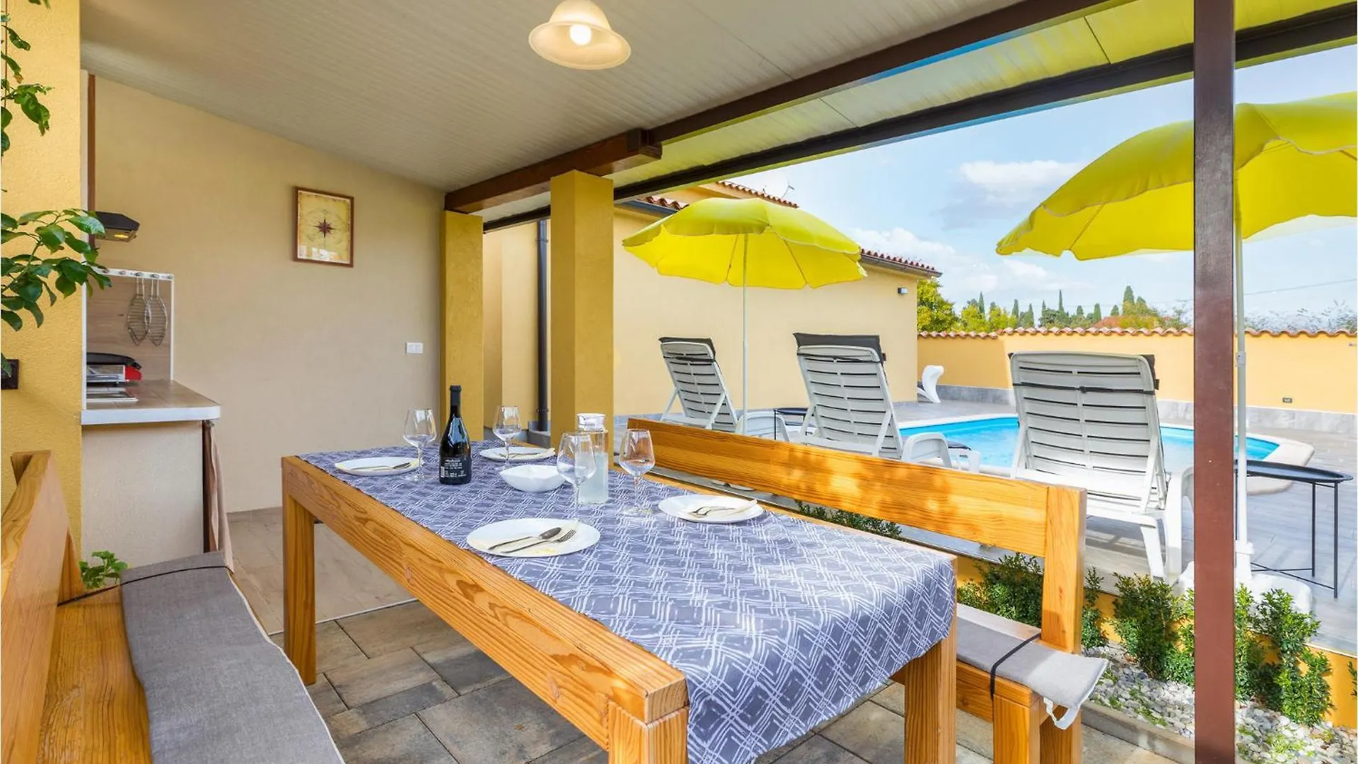Gorgeous Home In Galizana With Wifi 0*,