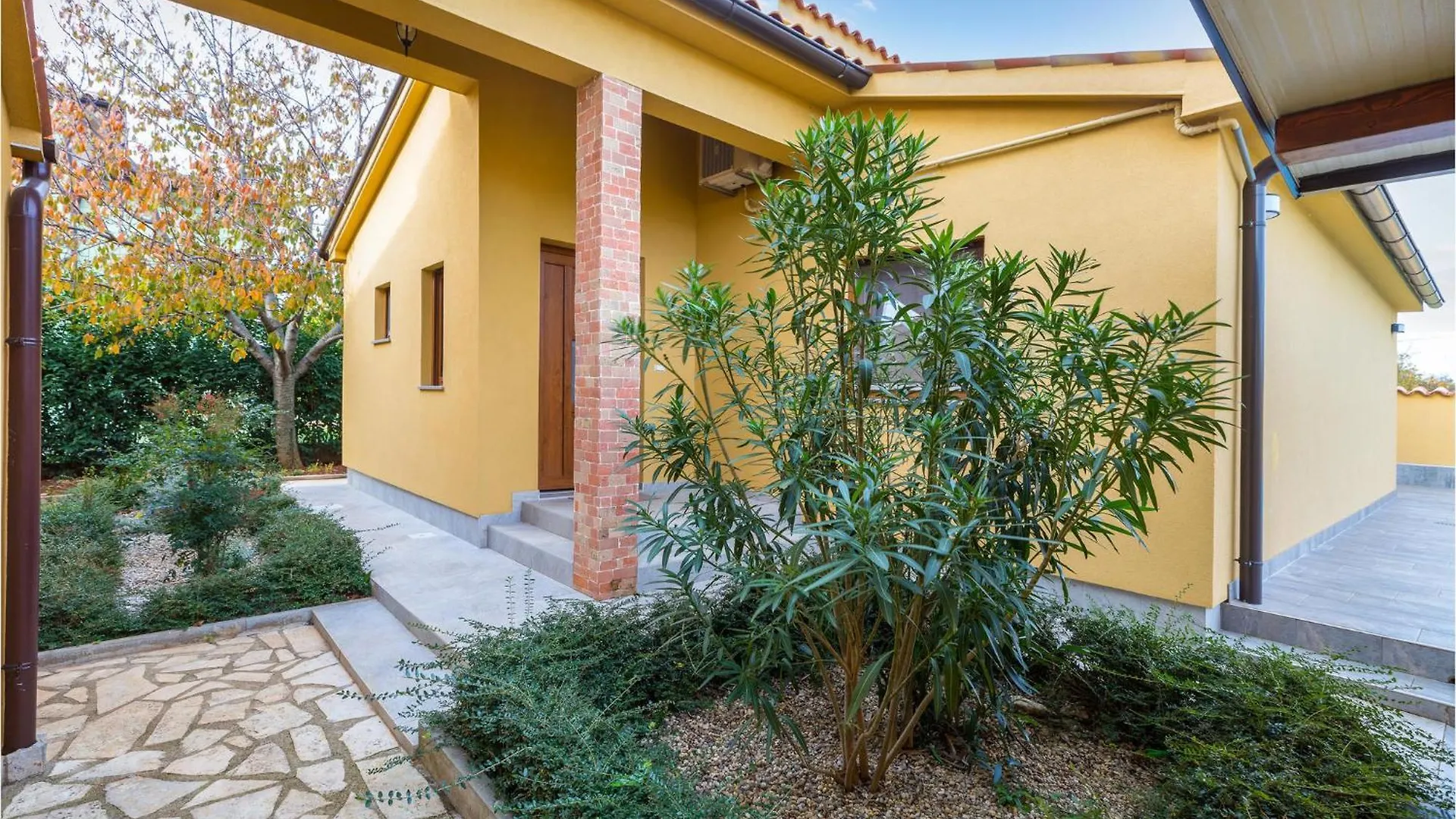 Gorgeous Home In Galizana With Wifi